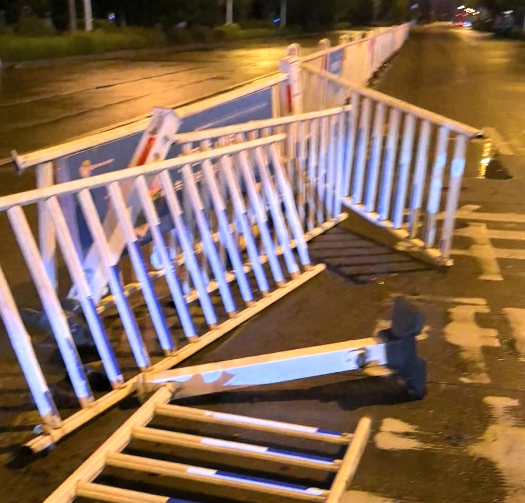 機動車駕駛員逃逸構(gòu)成犯罪_機動車駕駛?cè)嗽斐墒鹿屎筇右輼?gòu)成犯罪的_機動犯罪駕駛事故構(gòu)成逃逸車輛