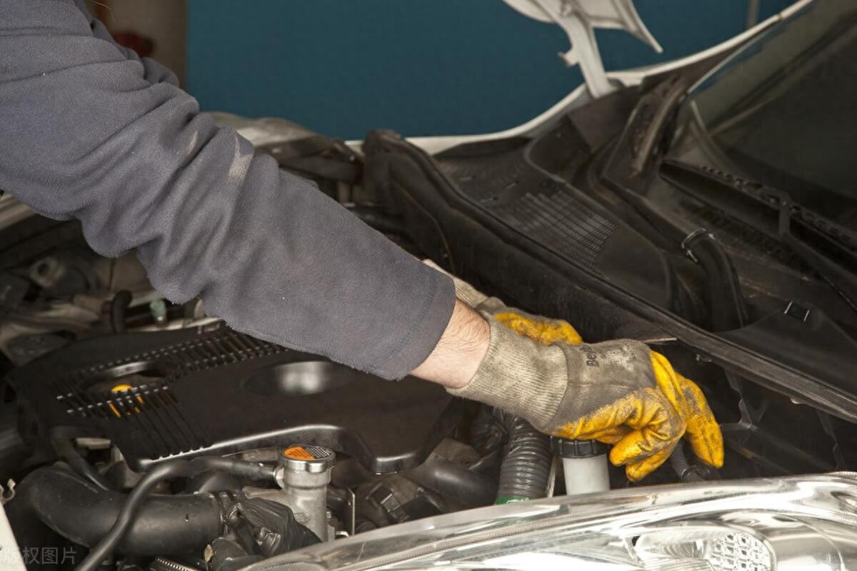 二手車螺絲檢查方法_二手車事故車識別技巧_事故車的鑒定